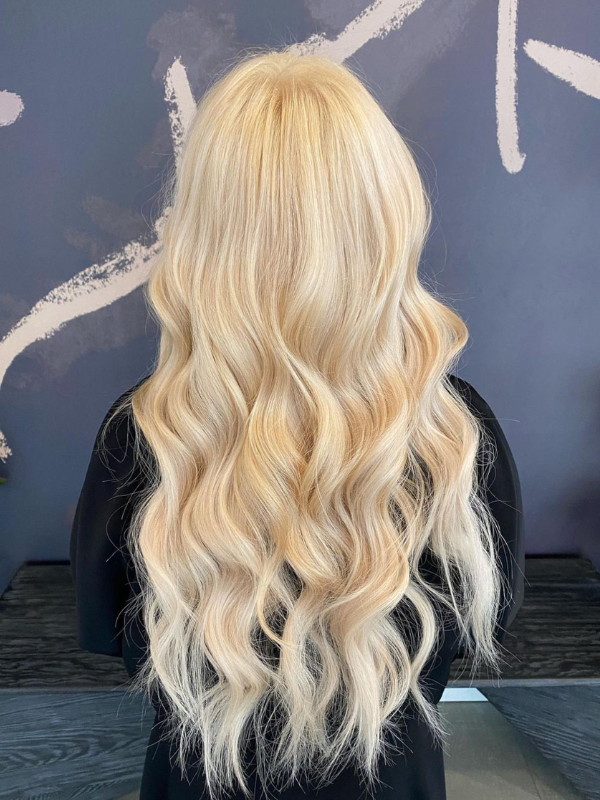 Blonding Specialist Long Hair Extensions